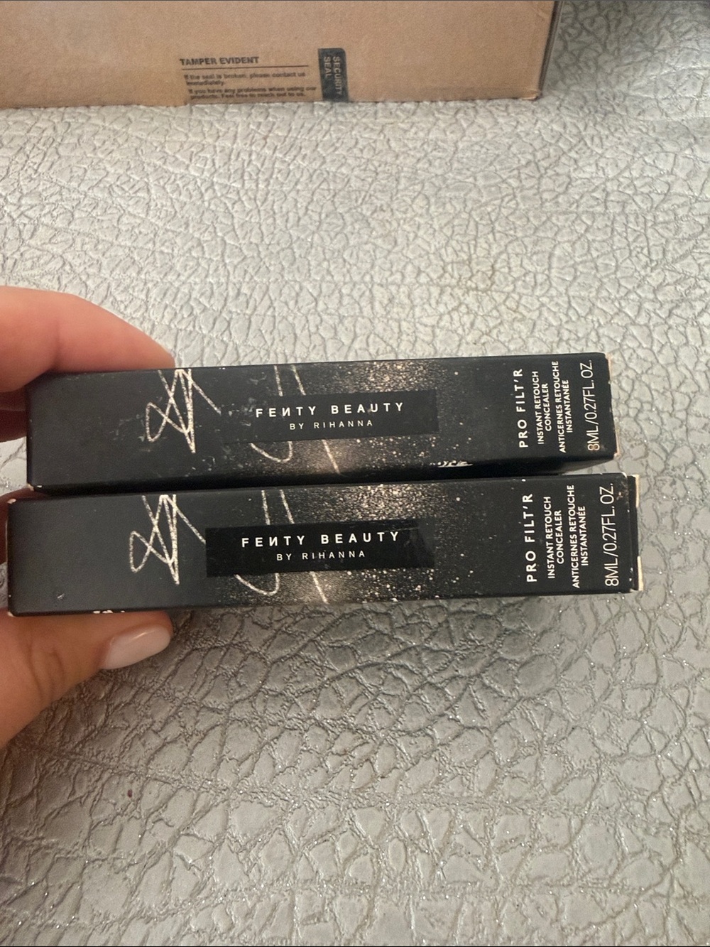 Fenty Beauty Pro Filt'r Instant retouch concealer shade 300
